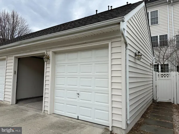 $3,950 | 22949 Fanshaw Square, Brambleton, VA 20148