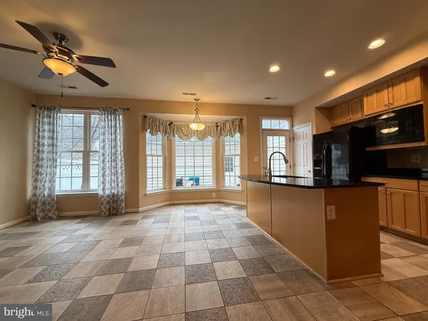 $3,950 | 22949 Fanshaw Square, Brambleton, VA 20148