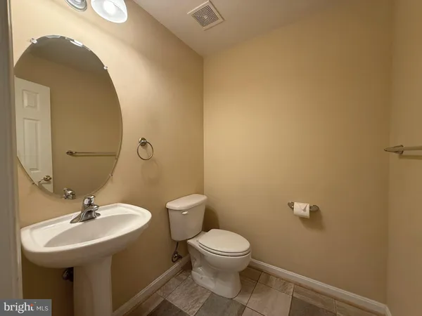 $3,950 | 22949 Fanshaw Square, Brambleton, VA 20148
