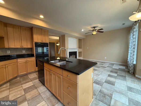 $3,950 | 22949 Fanshaw Square, Brambleton, VA 20148