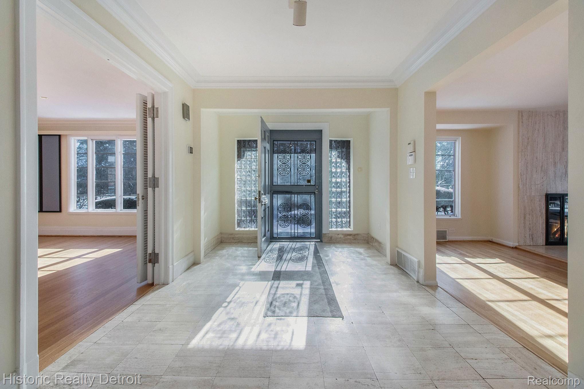 18065 Hamilton Road Highland Park, MI 48203 - Photo 12 of 55 IMG_9752.jpg
