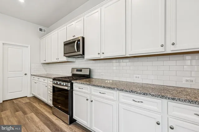 $749,990 | 17815 Woods Overlook Drive, Dumfries, VA 22026