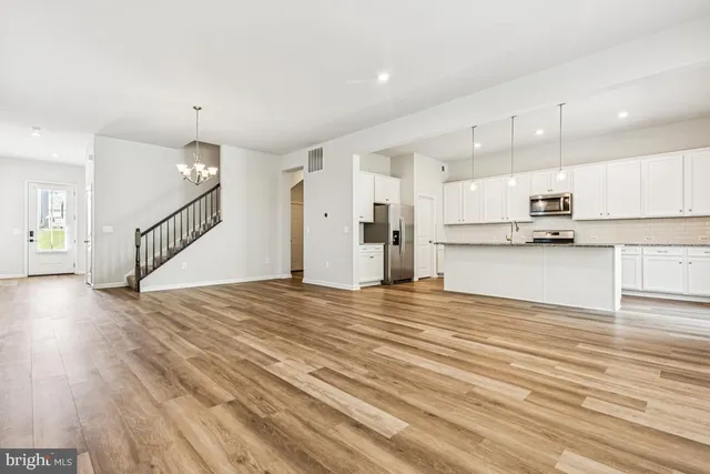 $749,990 | 17815 Woods Overlook Drive, Dumfries, VA 22026