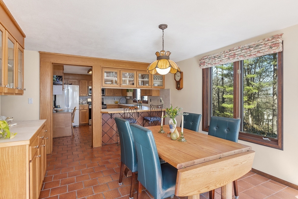 138 Catamount Road Tewksbury, MA 01876 - Photo 5 of 41 Gallery Image 5