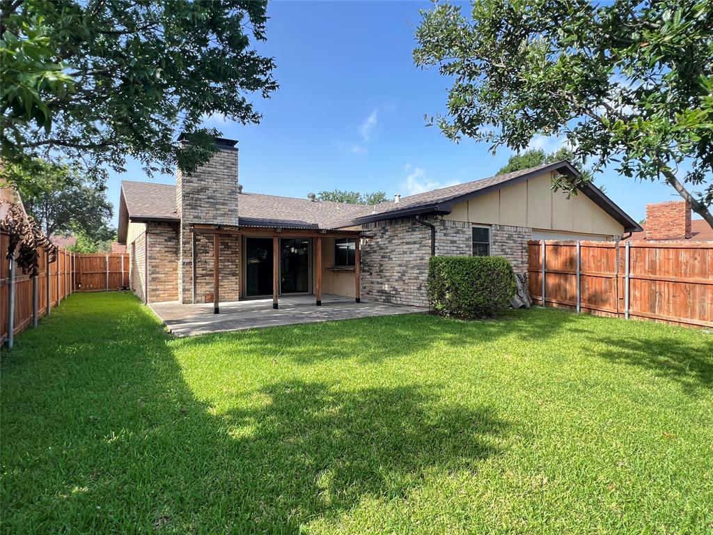 2107 Victoria Road Carrollton, TX 75007 - Photo 32 of 39