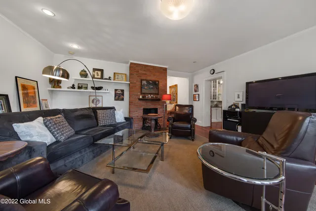 $3,250 | 21 Park Place, Unit 1, Saratoga Springs, NY 12866