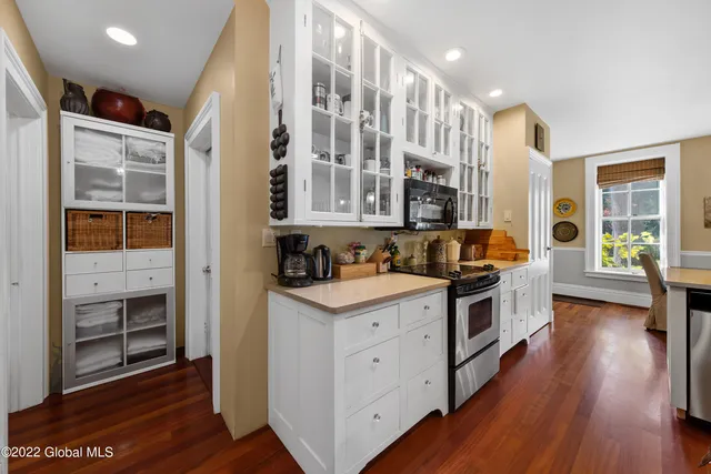 $3,250 | 21 Park Place, Unit 1, Saratoga Springs, NY 12866