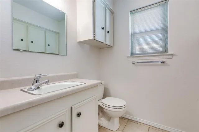 a bathroom with a toilet