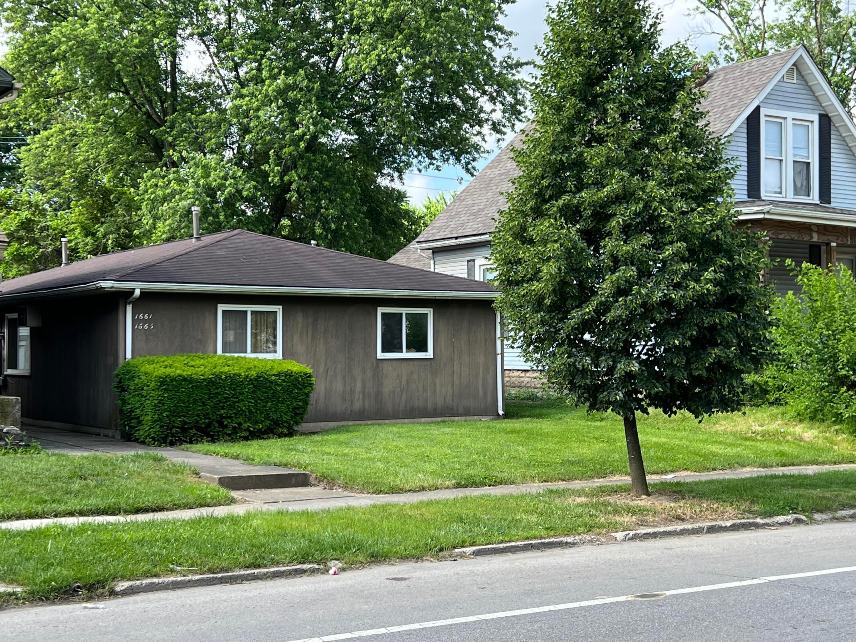 1661-1663 East Weber Road Columbus, OH 43211 - Photo 5 of 18 On Street Parking & Back Parking