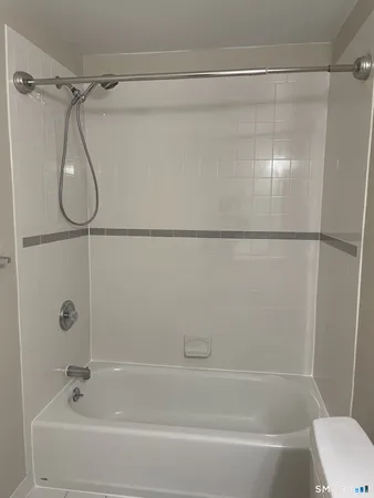 $1,400 | 15 Fordyce Court, Unit 11, New Milford, CT 06776