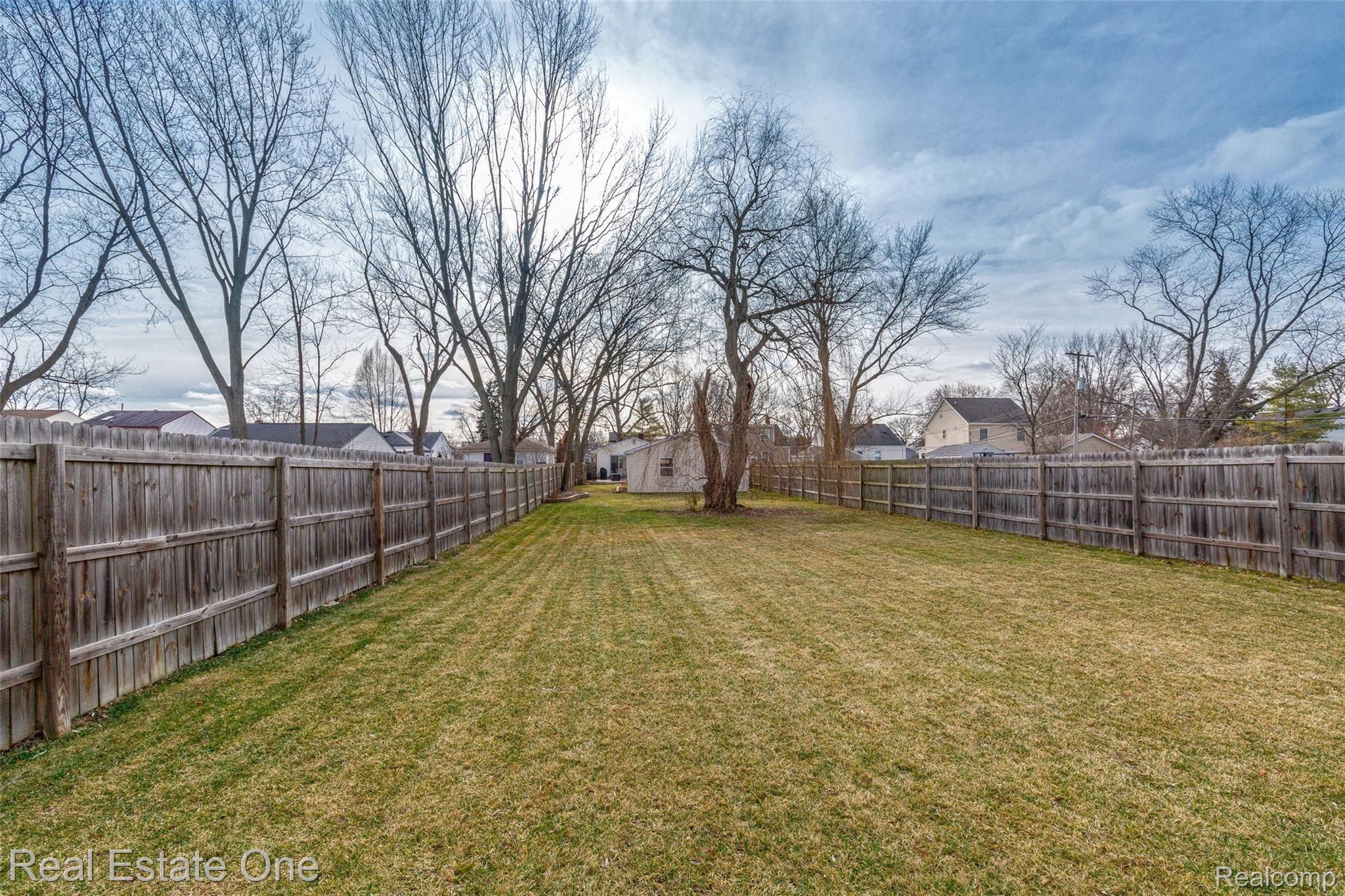 2680 Columbia Road Berkley, MI 48072 - Photo 25 of 29 View from rear of yard toward the home.