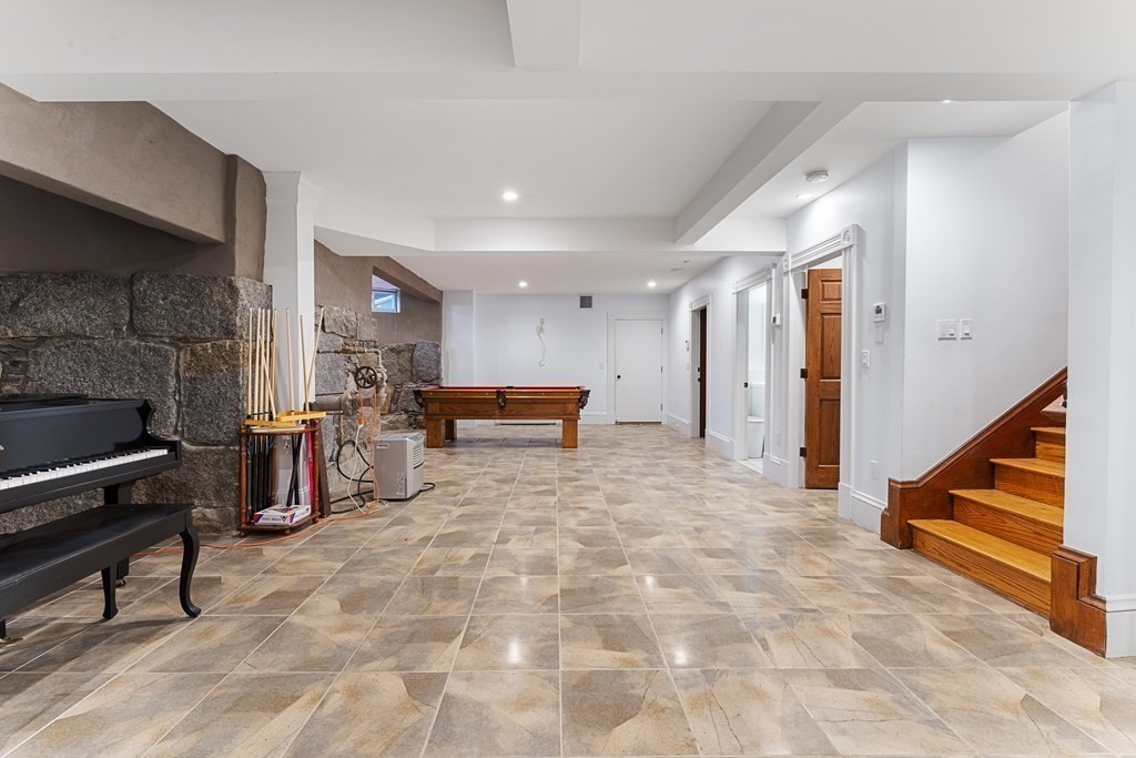 136 St Botolph Street Boston, MA 02115 - Photo 38 of 40 a view of an empty room with furniture
