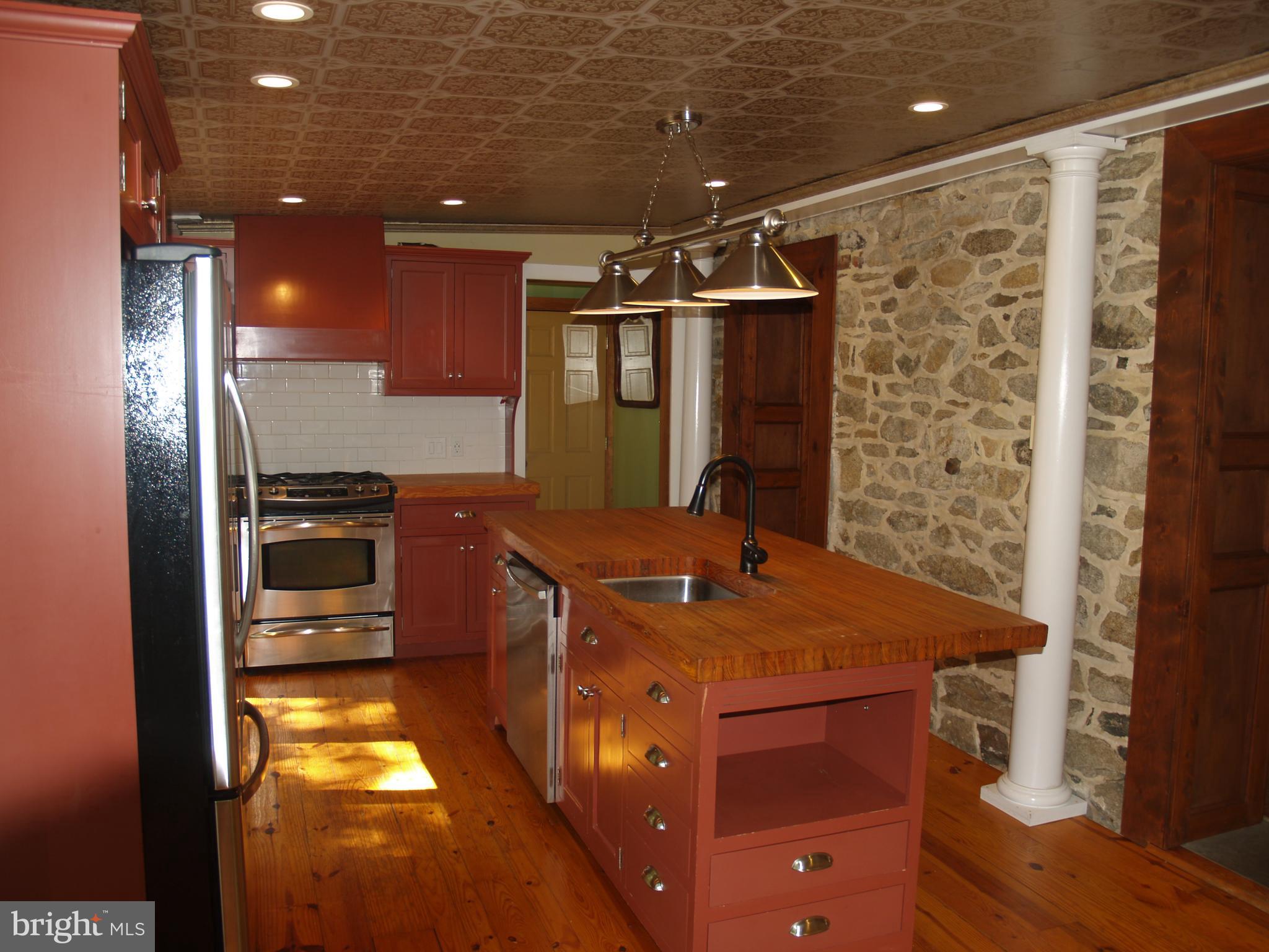 10 5 Points Road Barto, PA 19504 - Photo 9 of 27 Gallery Image 9