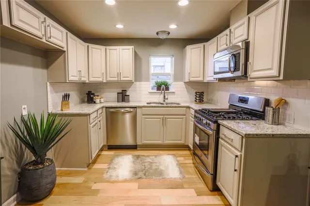 $2,995 | 407 West Odell Street, Austin, TX 78752