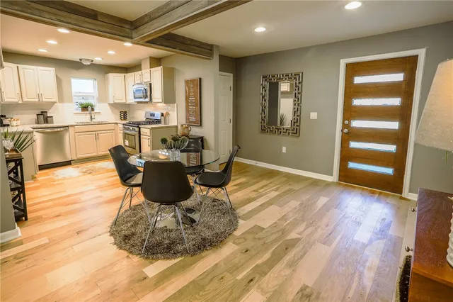 $2,995 | 407 West Odell Street, Austin, TX 78752