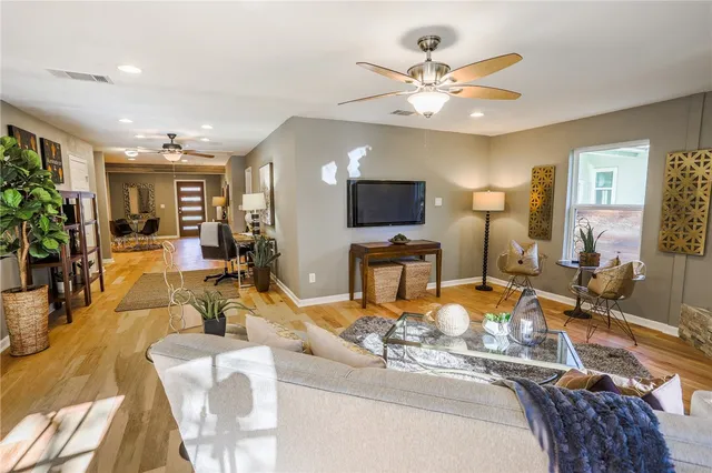 $2,995 | 407 West Odell Street, Austin, TX 78752