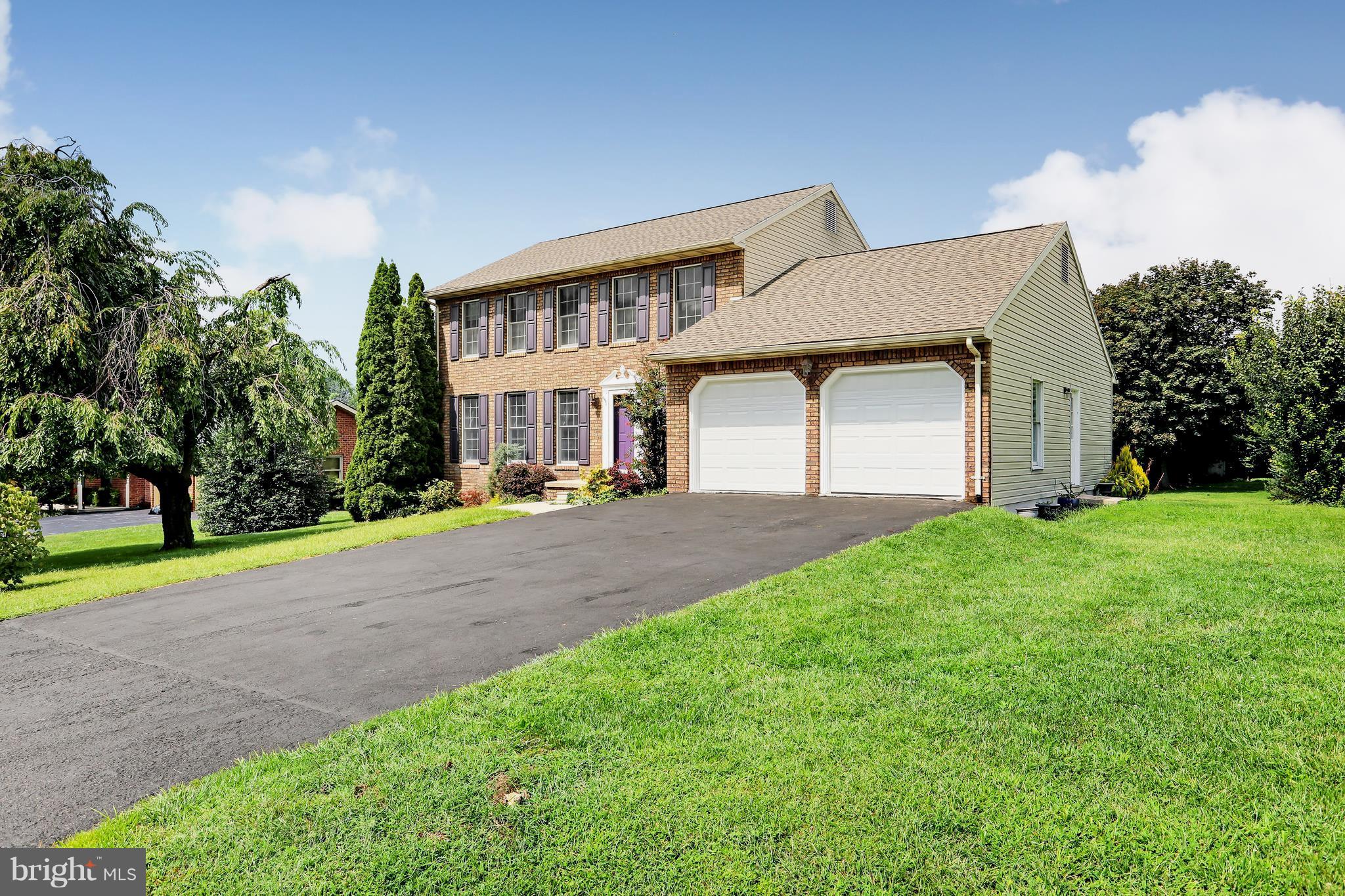 16716 Sterling Road Williamsport, MD 21795 - Photo 2 of 31 Brand new Garage doors!