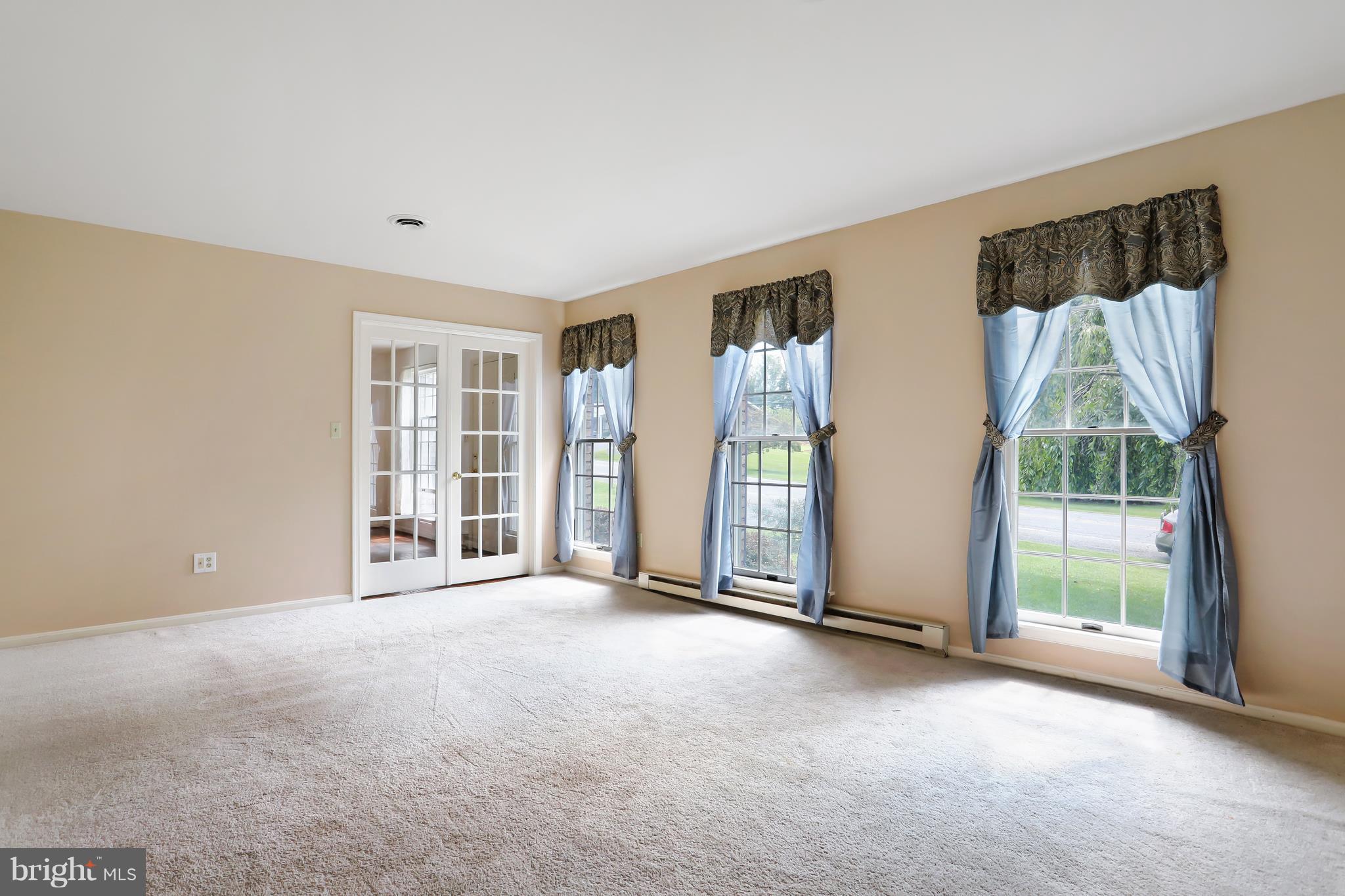16716 Sterling Road Williamsport, MD 21795 - Photo 11 of 31 Family Room