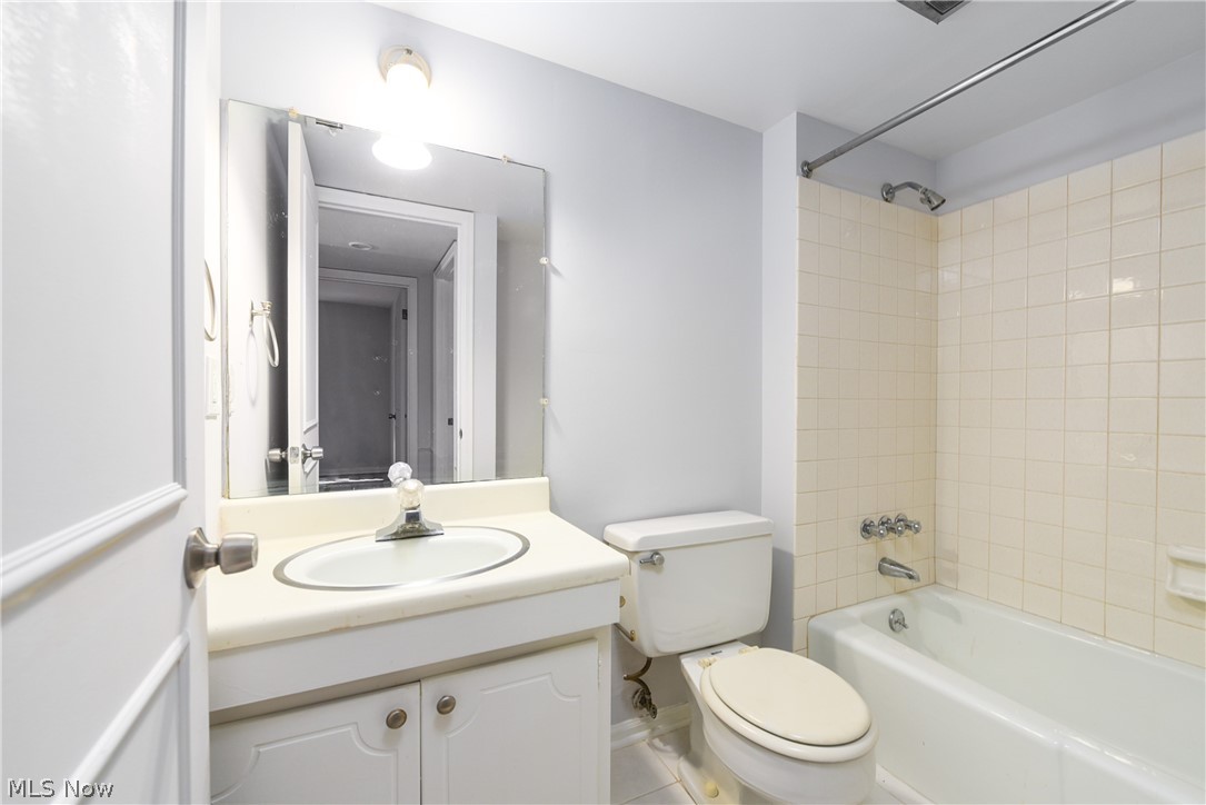 22701 Center Ridge Road, Unit 210 Rocky River, OH 44116 - Photo 23 of 34 Gallery Image 23