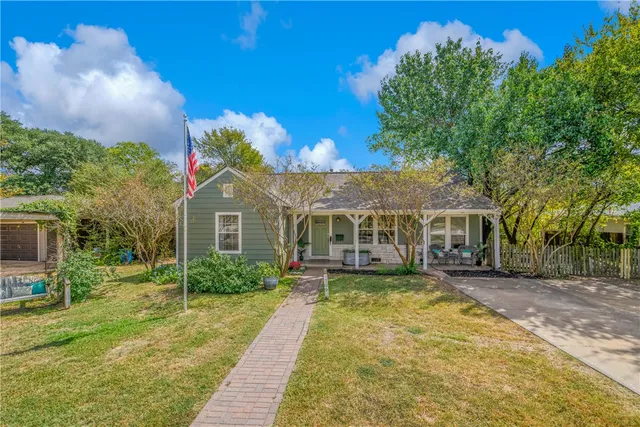 709 South Coulter Drive, Bryan, TX 77803