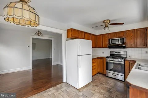 $370,000 | 601 Georges Lane, Ardmore, PA 19003