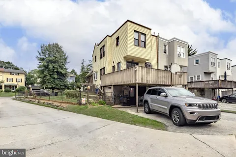 $370,000 | 601 Georges Lane, Ardmore, PA 19003