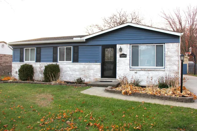 $2,100 | 43592 Champlain Court, Canton, MI 48188