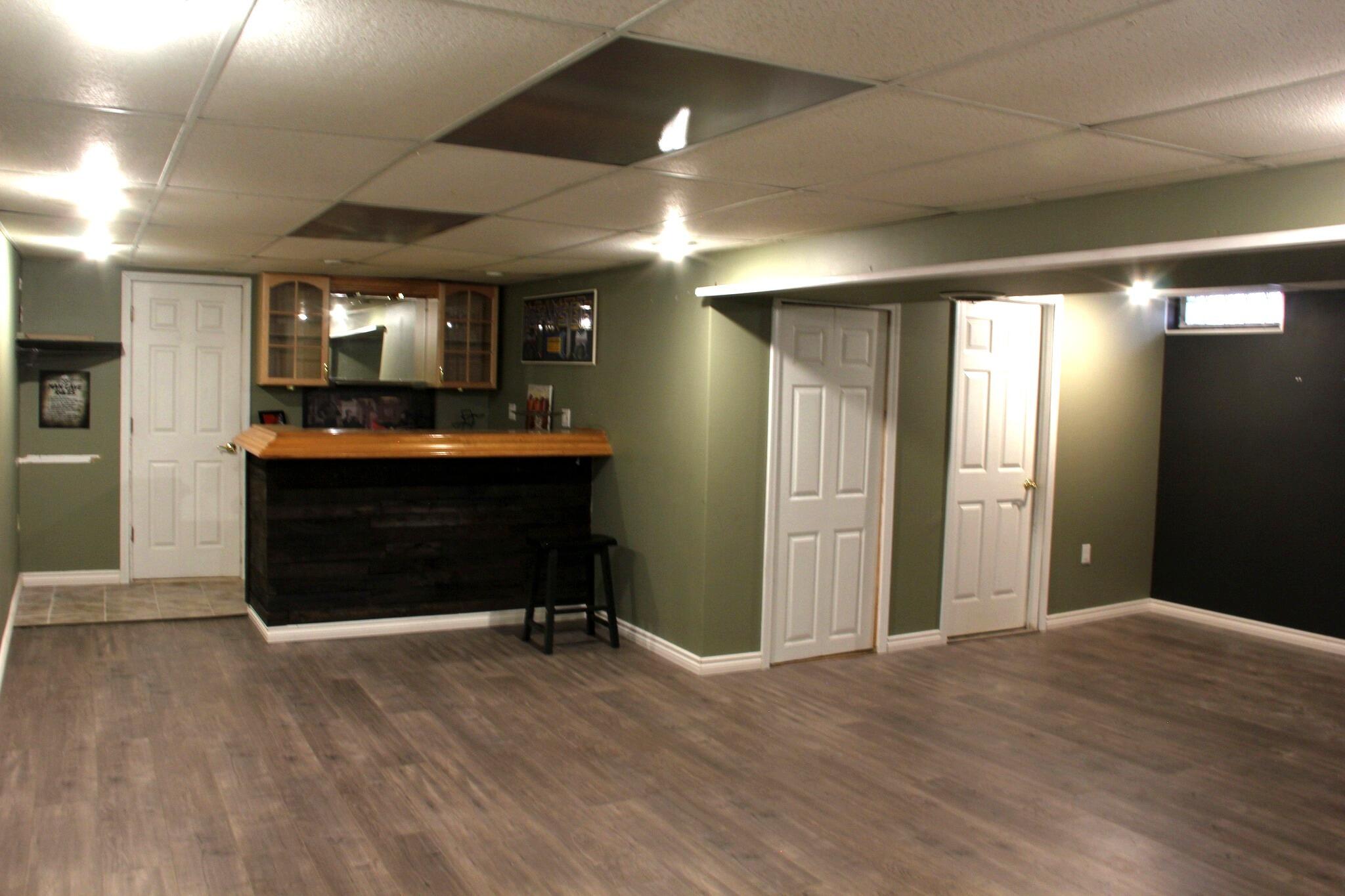 43592 Champlain Court Canton, MI 48188 - Photo 11 of 29 IMG_1424_MLS_Light