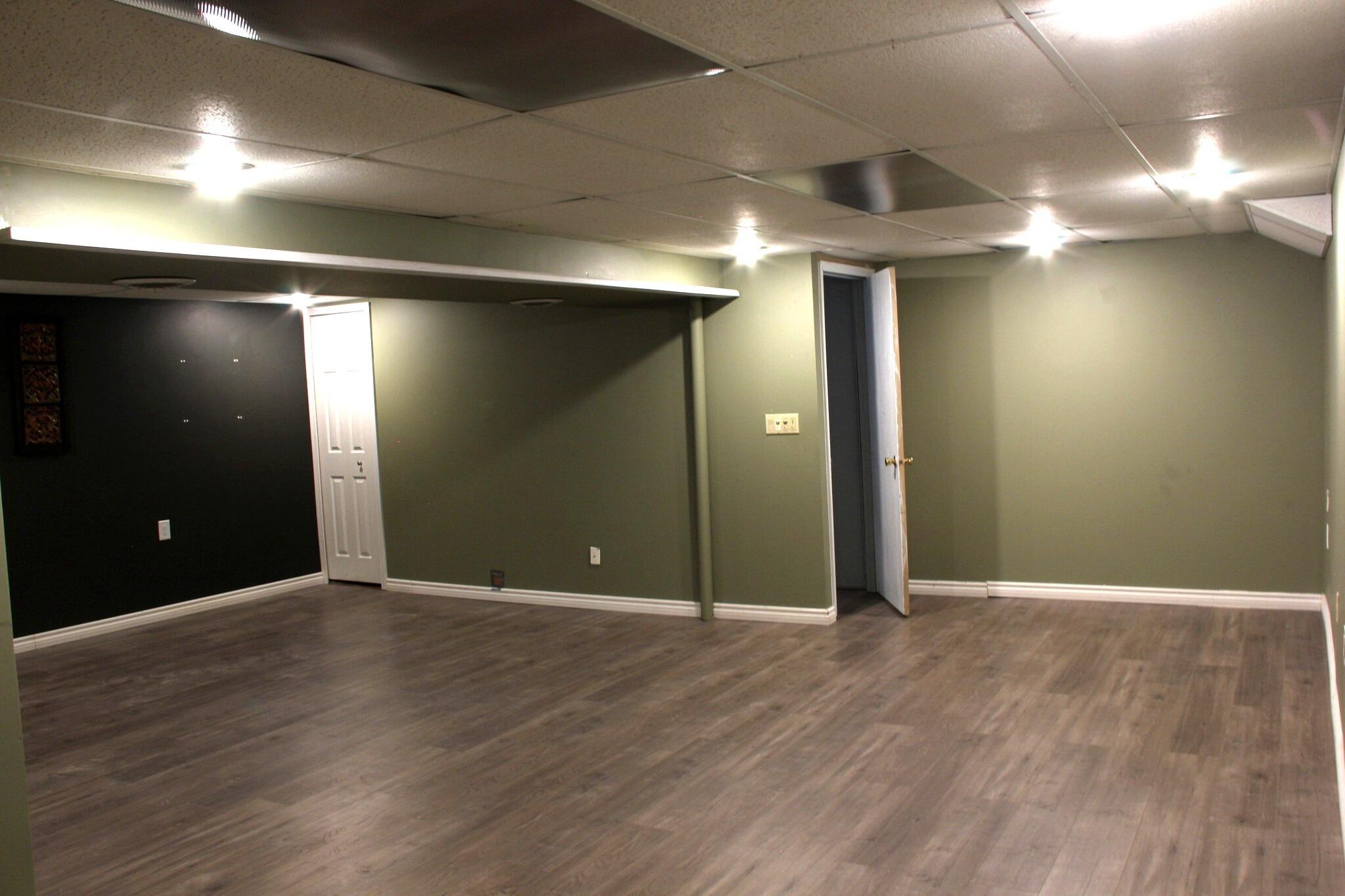 43592 Champlain Court Canton, MI 48188 - Photo 12 of 29 IMG_1430_MLS_Light