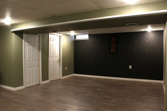 $2,100 | 43592 Champlain Court, Canton, MI 48188