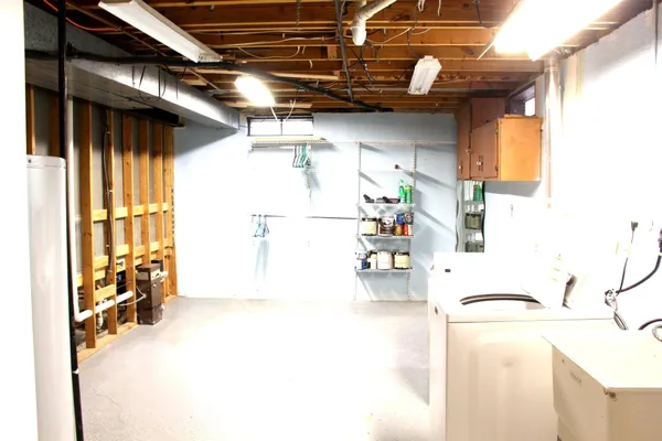 $2,100 | 43592 Champlain Court, Canton, MI 48188