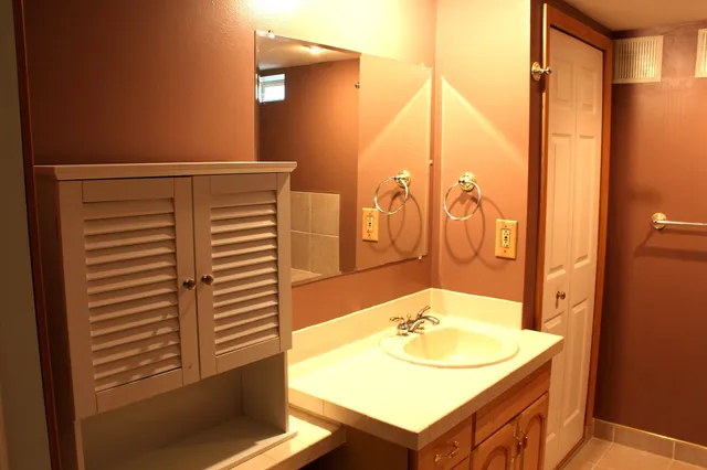 $2,100 | 43592 Champlain Court, Canton, MI 48188