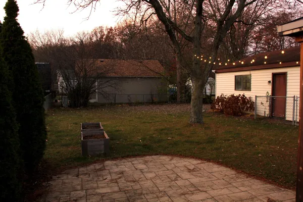 $2,100 | 43592 Champlain Court, Canton, MI 48188