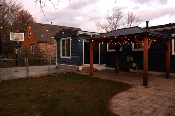 $2,100 | 43592 Champlain Court, Canton, MI 48188