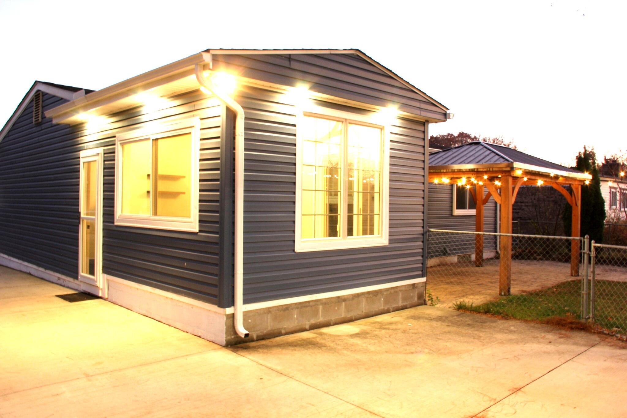 43592 Champlain Court Canton, MI 48188 - Photo 27 of 29 IMG_1358_MLS_Light