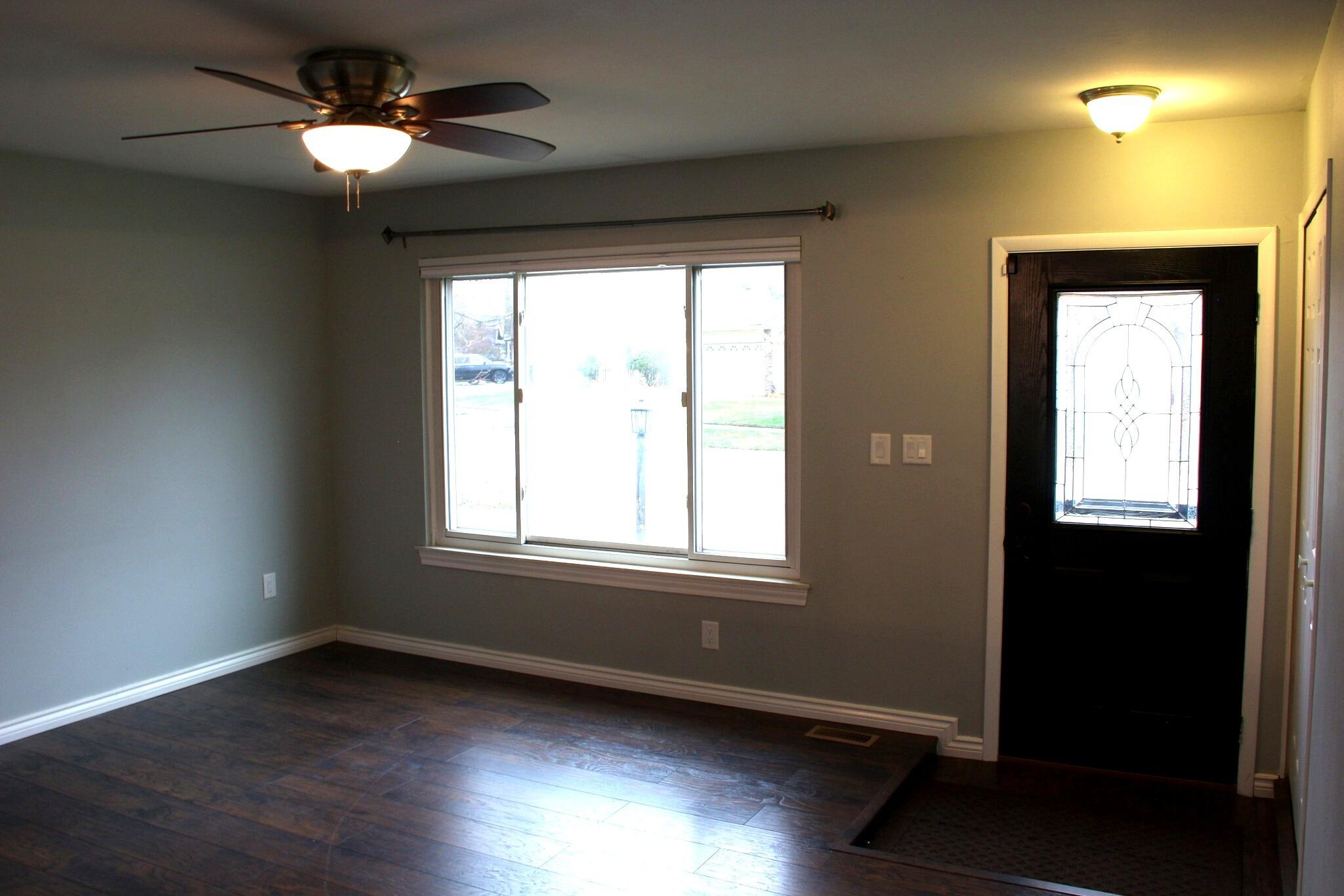 43592 Champlain Court Canton, MI 48188 - Photo 3 of 29 IMG_1410_MLS_Light