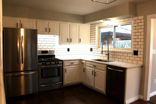 $2,100 | 43592 Champlain Court, Canton, MI 48188