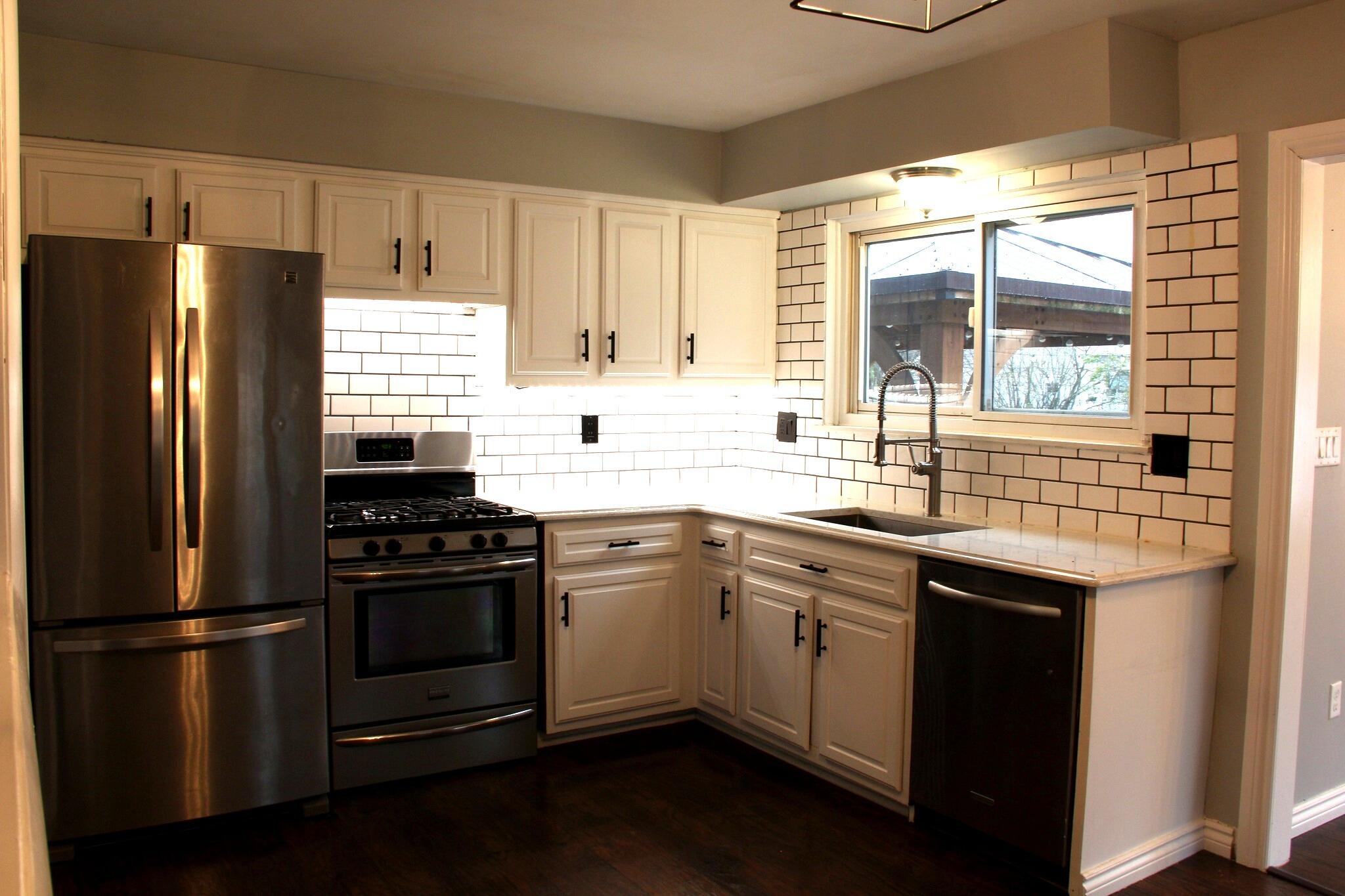 43592 Champlain Court Canton, MI 48188 - Photo 5 of 29 IMG_1395_MLS_Light