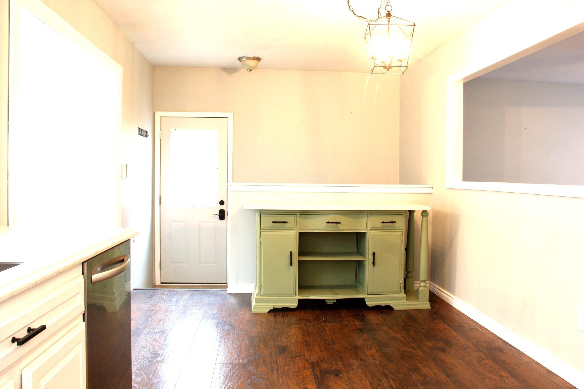 43592 Champlain Court Canton, MI 48188 - Photo 6 of 29 IMG_1400_MLS_Light