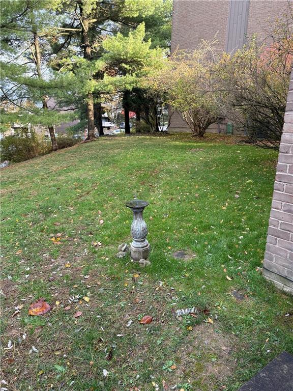 264 Elm Court Pittsburgh, PA 15237 - Photo 25 of 28 a view of a back yard