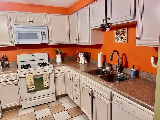 $215,000 | 264 Elm Court, Pittsburgh, PA 15237