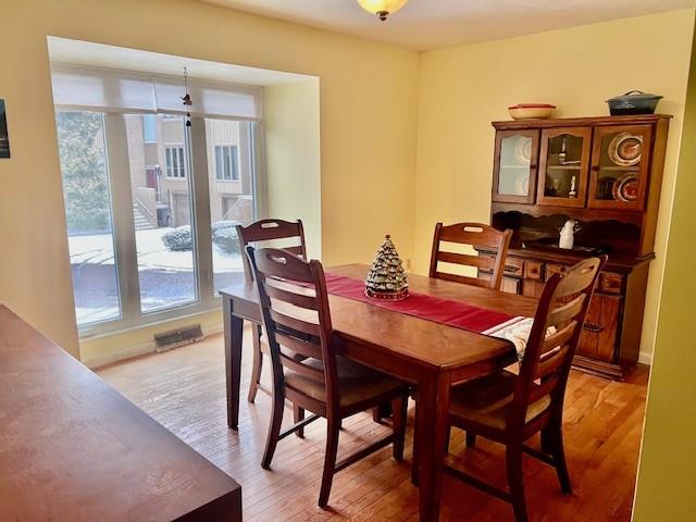 264 Elm Court Pittsburgh, PA 15237 - Photo 9 of 28 a view of a dining room with furniture and wooden floor