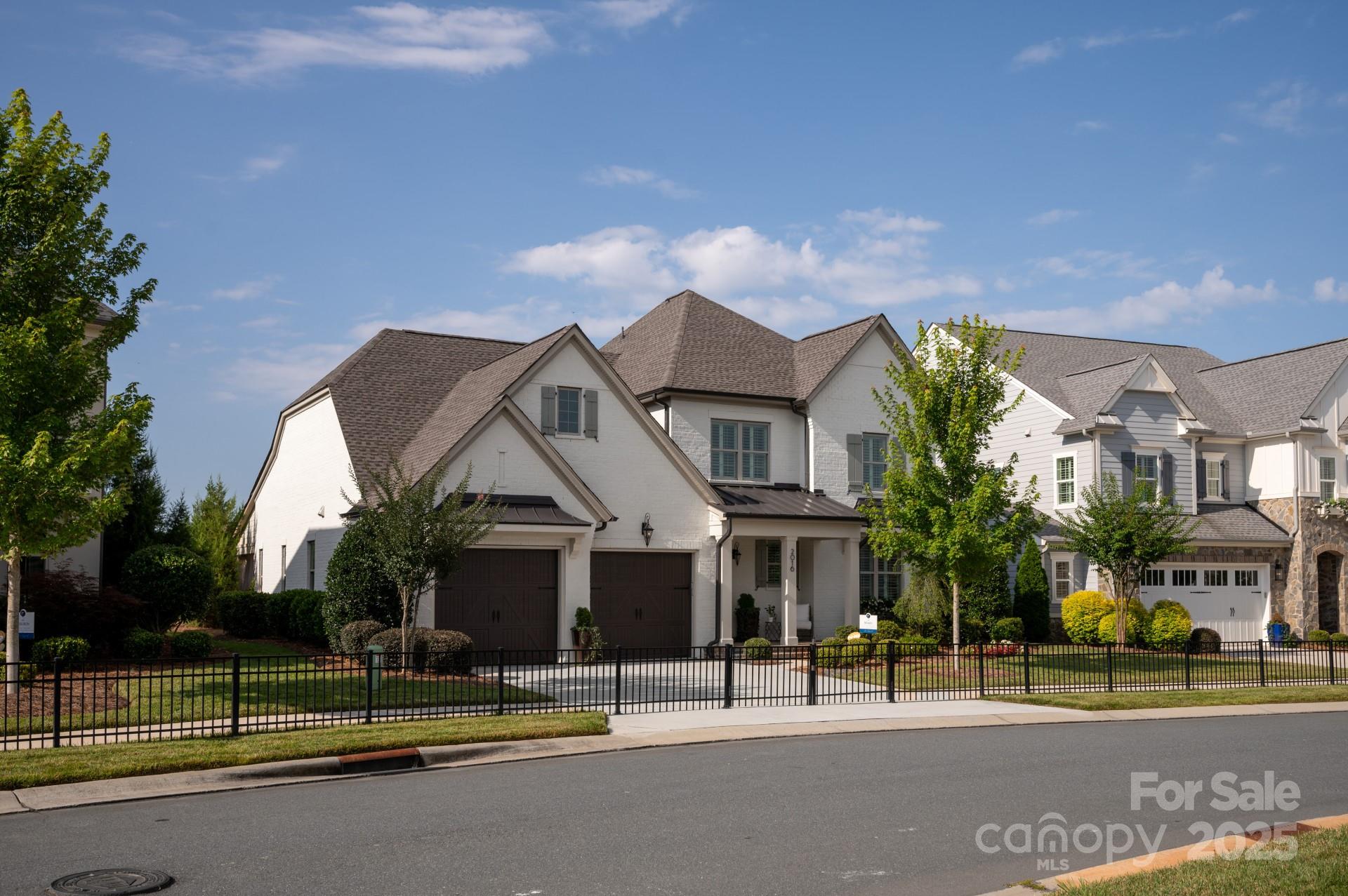 2016 Thatcher Way Fort Mill, SC 29715 - Photo 3 of 33 Gallery Image 3