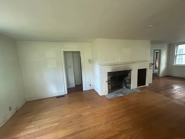 $245,000 | 34 Beacon Road, Bethany, CT 06524