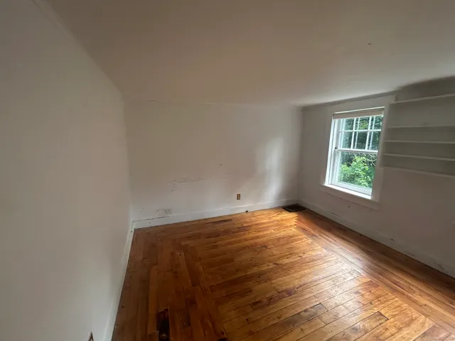 $245,000 | 34 Beacon Road, Bethany, CT 06524