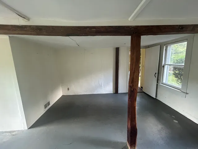 $245,000 | 34 Beacon Road, Bethany, CT 06524