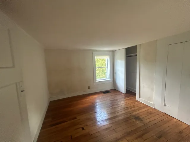 $245,000 | 34 Beacon Road, Bethany, CT 06524