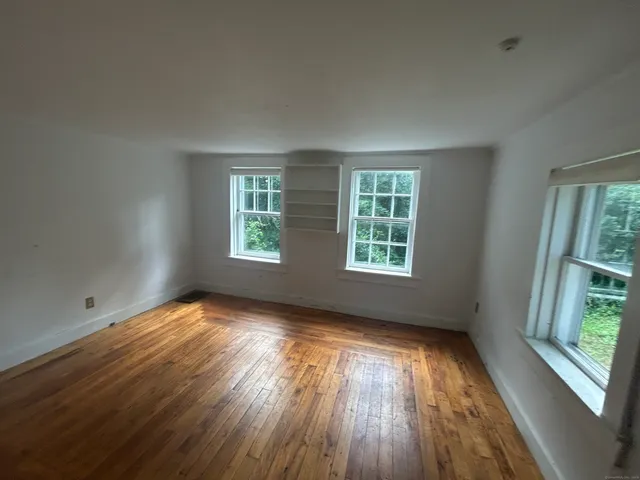 $245,000 | 34 Beacon Road, Bethany, CT 06524