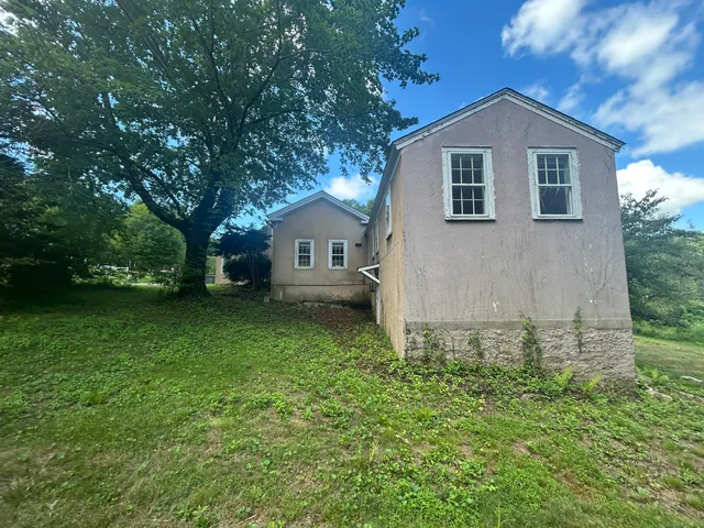 $245,000 | 34 Beacon Road, Bethany, CT 06524