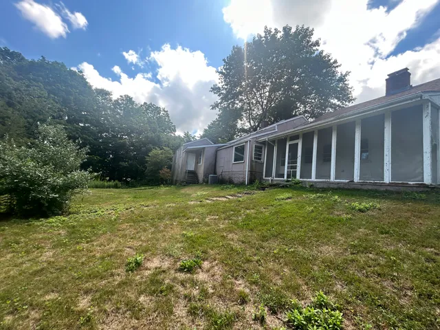 $245,000 | 34 Beacon Road, Bethany, CT 06524